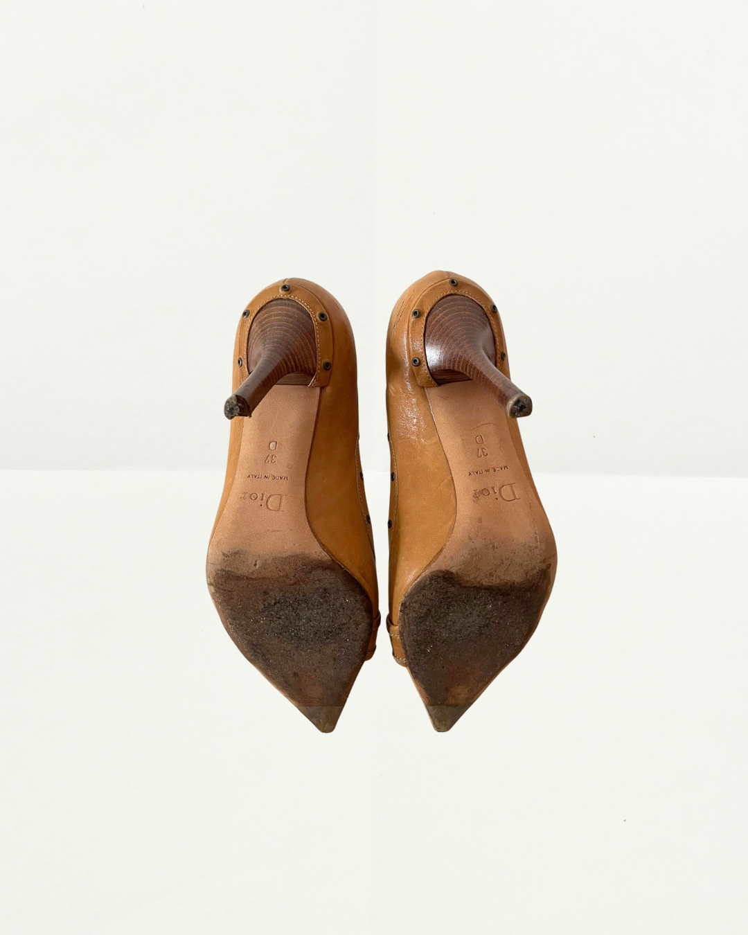 Dior Chain Link Accent Leather Pump