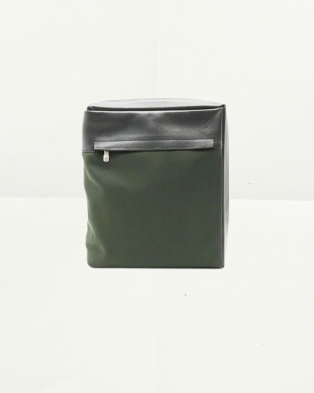 Louis Vuitton Ardoise Taiga Shoulder Bag in Dark Green