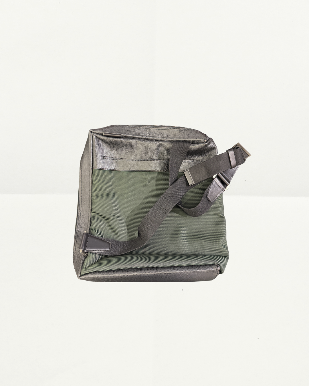 Louis Vuitton Ardoise Taiga Shoulder Bag in Dark Green