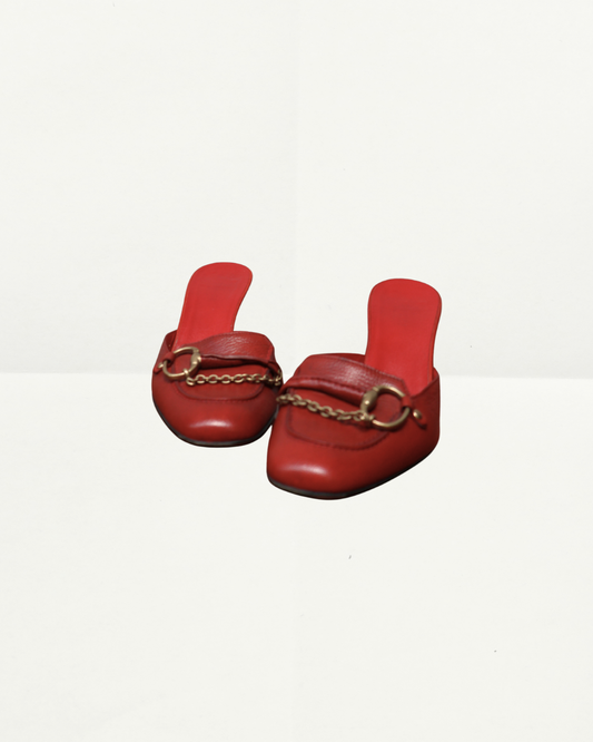 Gucci Horsebit Mule Sandal in Burgundy