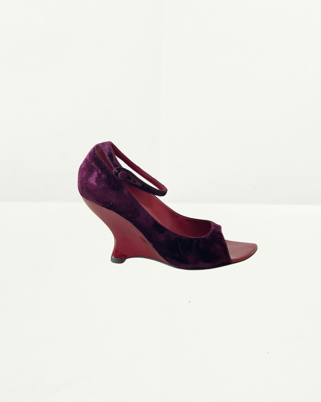 YSL	Velvet Platform